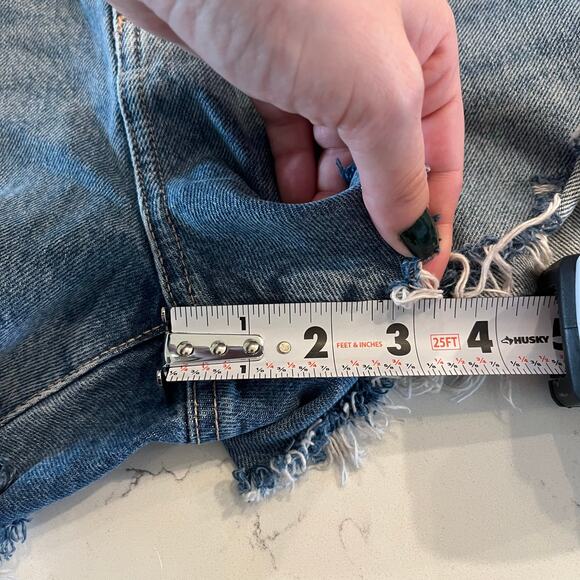 Paige Margot Short Jean Shorts in Kat Destructed‎ Size 28 - Picture 7 of 7